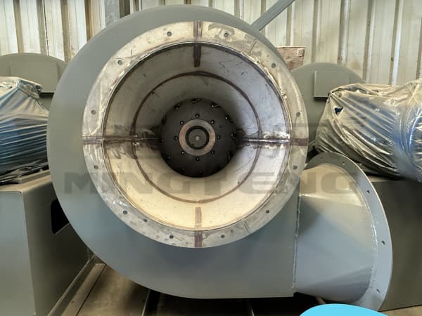 Material conveying fan